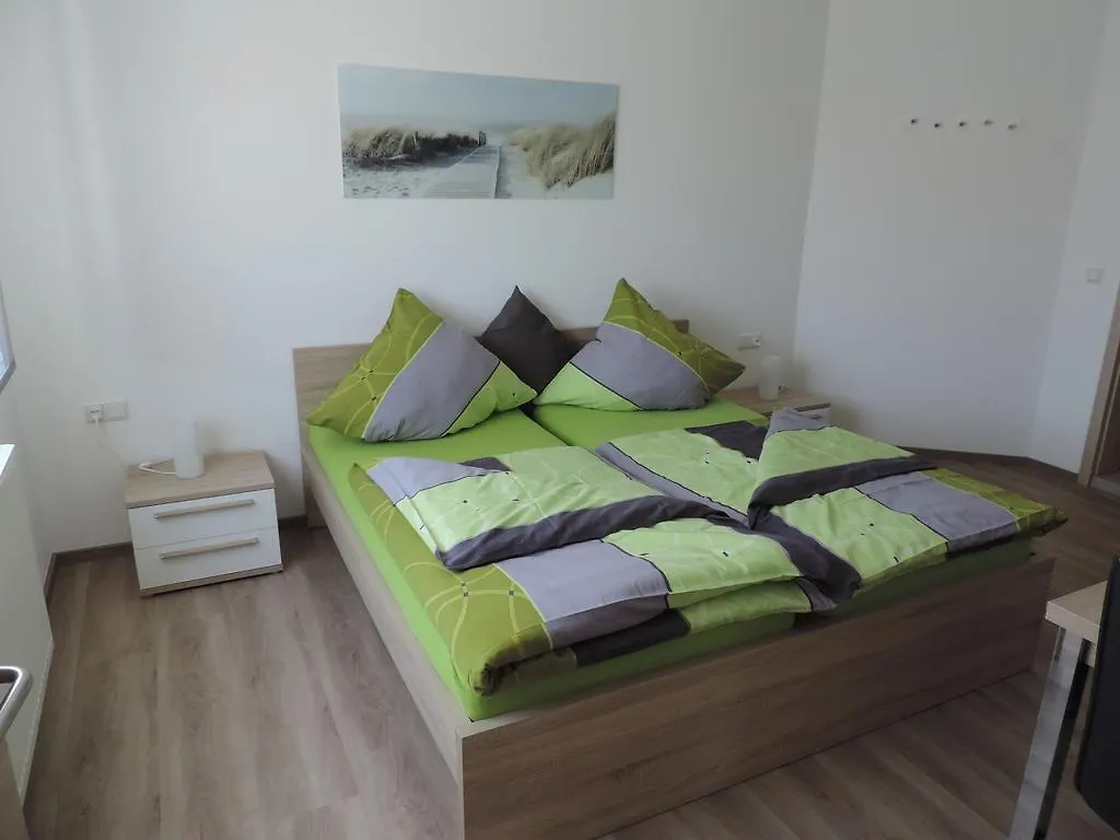 Pension Am Kirchberg Wehringen Guest house